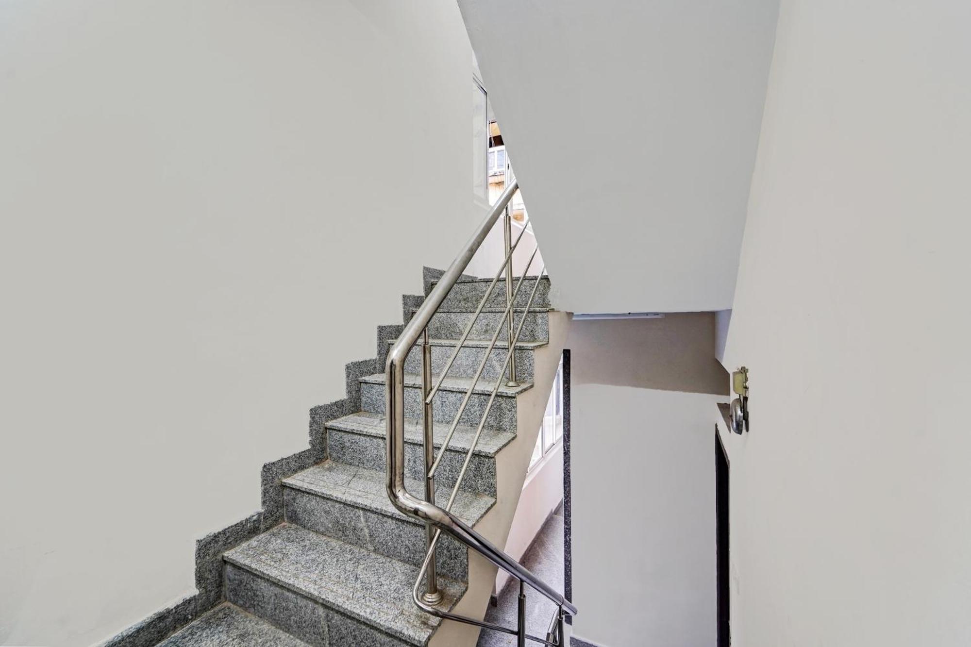 Super Townhouse 1096 Hotel Redfox Nungambakkam Near Apollo & Shankar Nethralaya Hospital Chennai Ngoại thất bức ảnh